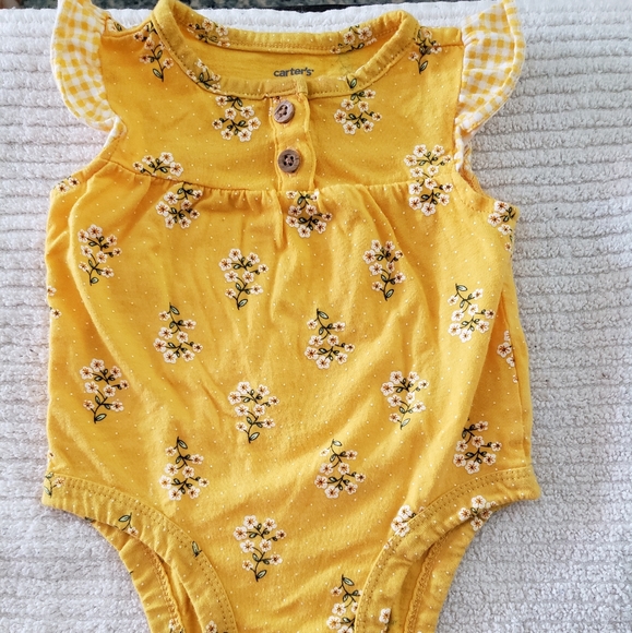 Carter's onsie - Picture 1 of 3